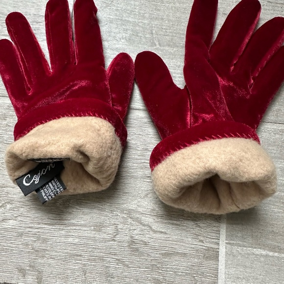 Cejon Red Velvet Gloves with Tan Lining - Thinsulate - Picture 6 of 8
